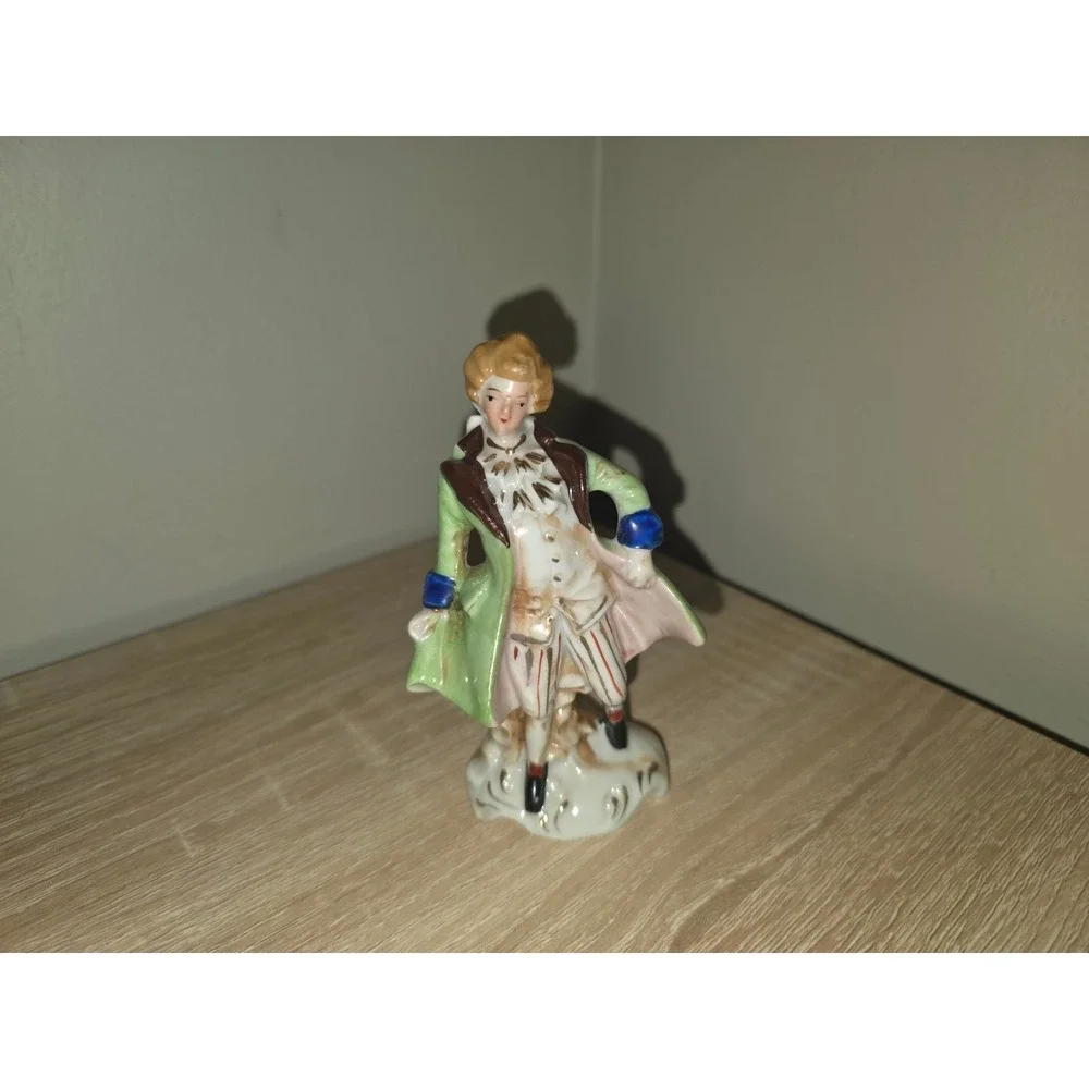 Vintage Made in Occupied Japan Porcelain Colonial Gentleman Figurine Green Coat